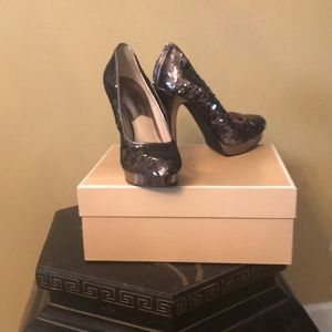 Michael Kors! York pump!Gunmetal! Sequins! 7.5m